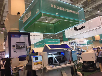 2018年越南木工機(jī)械展 紅強(qiáng)激光側(cè)孔機(jī)引領(lǐng)智造新潮流